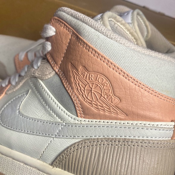 Air Jordan 1 Mid 'Milan' • US M 8 (Equivalent to US W 9.5) - Picture 4 of 11